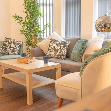 Principality Suites; Three Bed By Property Promise Cardiff Bagian luar foto