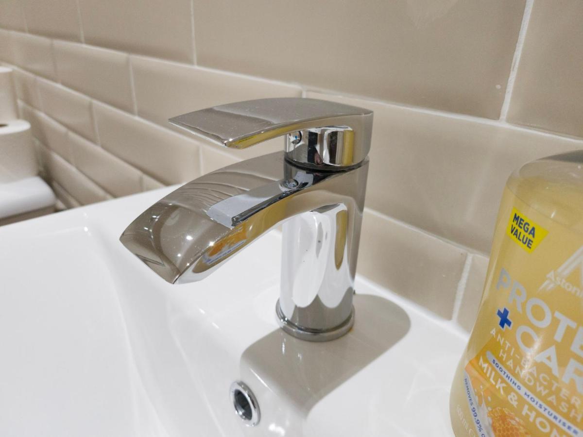 Principality Suites; Three Bed By Property Promise Cardiff Bagian luar foto