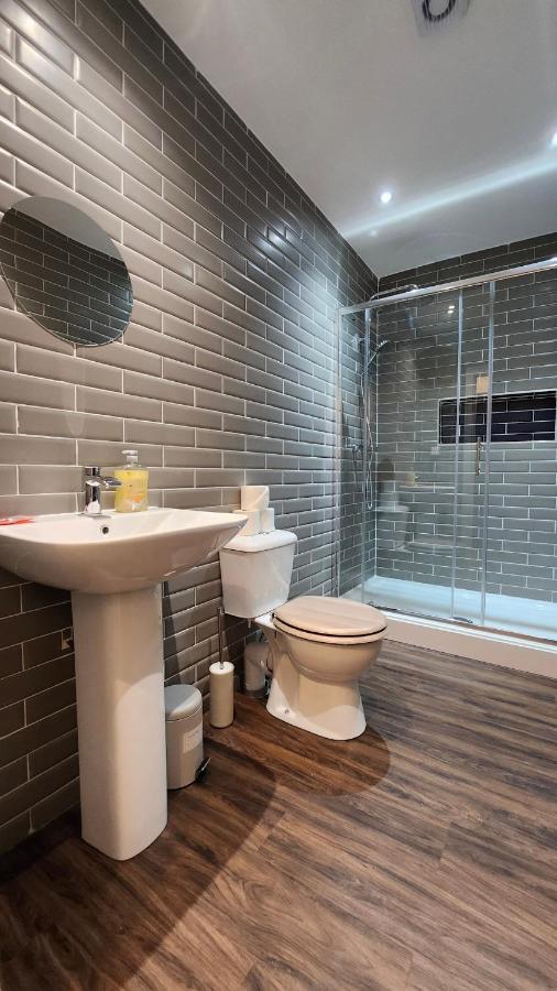 Principality Suites; Three Bed By Property Promise Cardiff Bagian luar foto