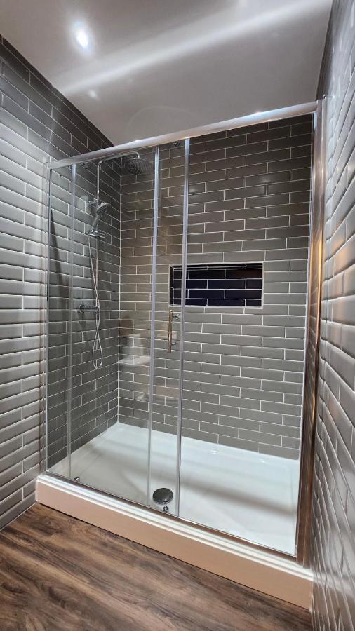 Principality Suites; Three Bed By Property Promise Cardiff Bagian luar foto